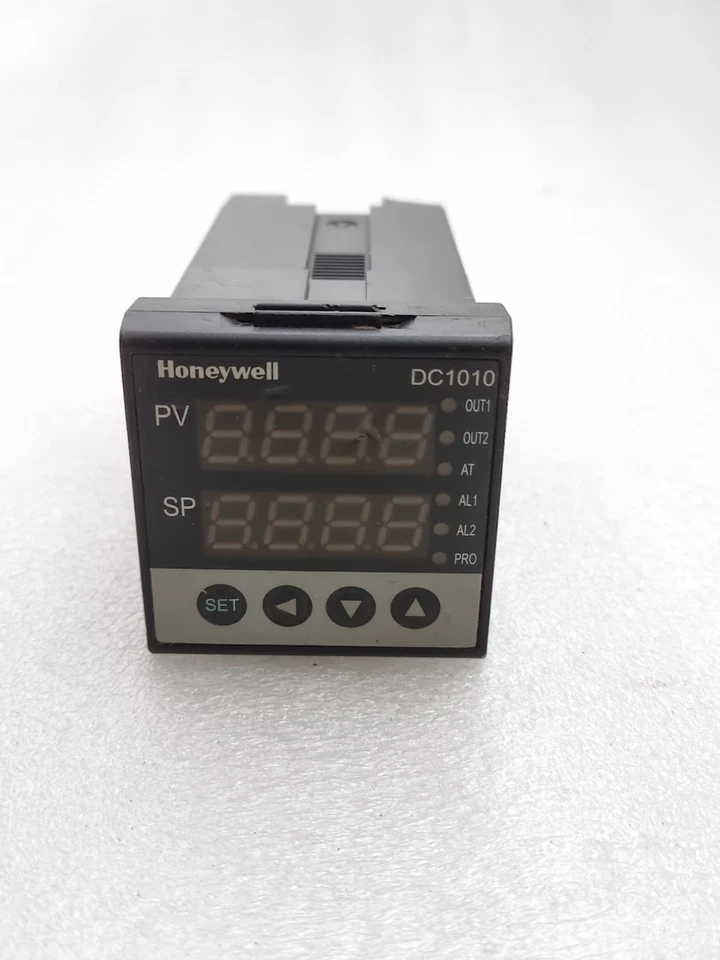 Honeywell DC1010 Temperature Controller DC1010CT-101000-E Ac 85~265V (Used)